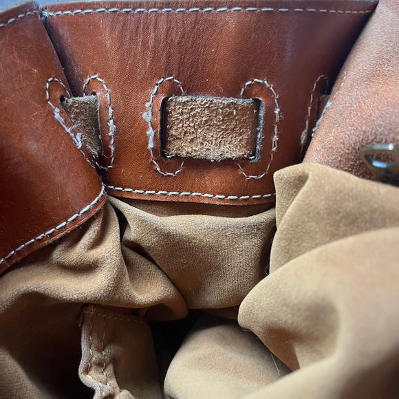 Beautiful Carmel Leather Satchel - Picture 13 of 17